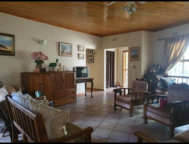 4 BEDROOM HOUSE FOR SALE IN CHROOM PARK